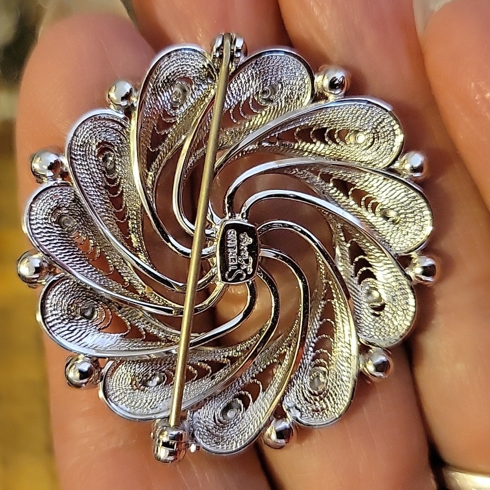 Vintage Lang Sterling Silver Flower Brooch - Picture 2 of 6